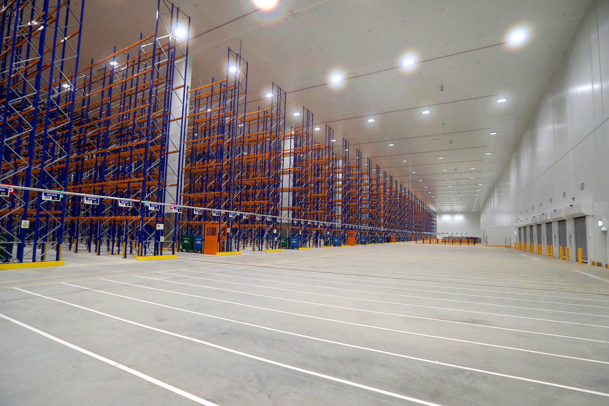 SAINSBURYS PINEHAM FROZEN NATIONAL DISTRIBUTION CENTRE - BASE BUILD
Pictures by Adam Fradgley
Pictured at GV / General View of Freezer racking
Distribution Centre featuring a 2.7KM2 -25c freezer - built by Base Build Services